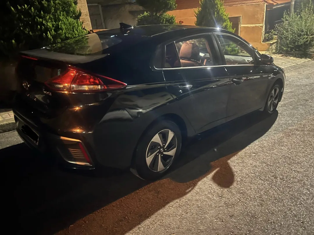 هيونداي ايونك ٢٠١٧هايبرد   بدون فتحه فحص نظيقه مالك اول من الحره