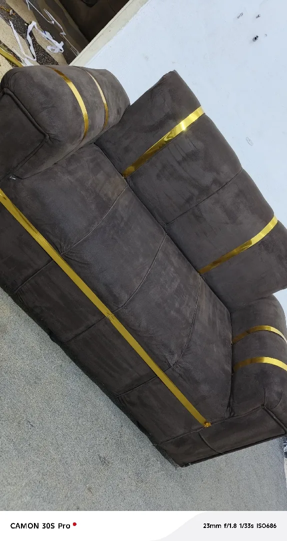 كنب للبيع للاستفسار ٠٧٧٥٧٥٦١٠٤ واتس اب