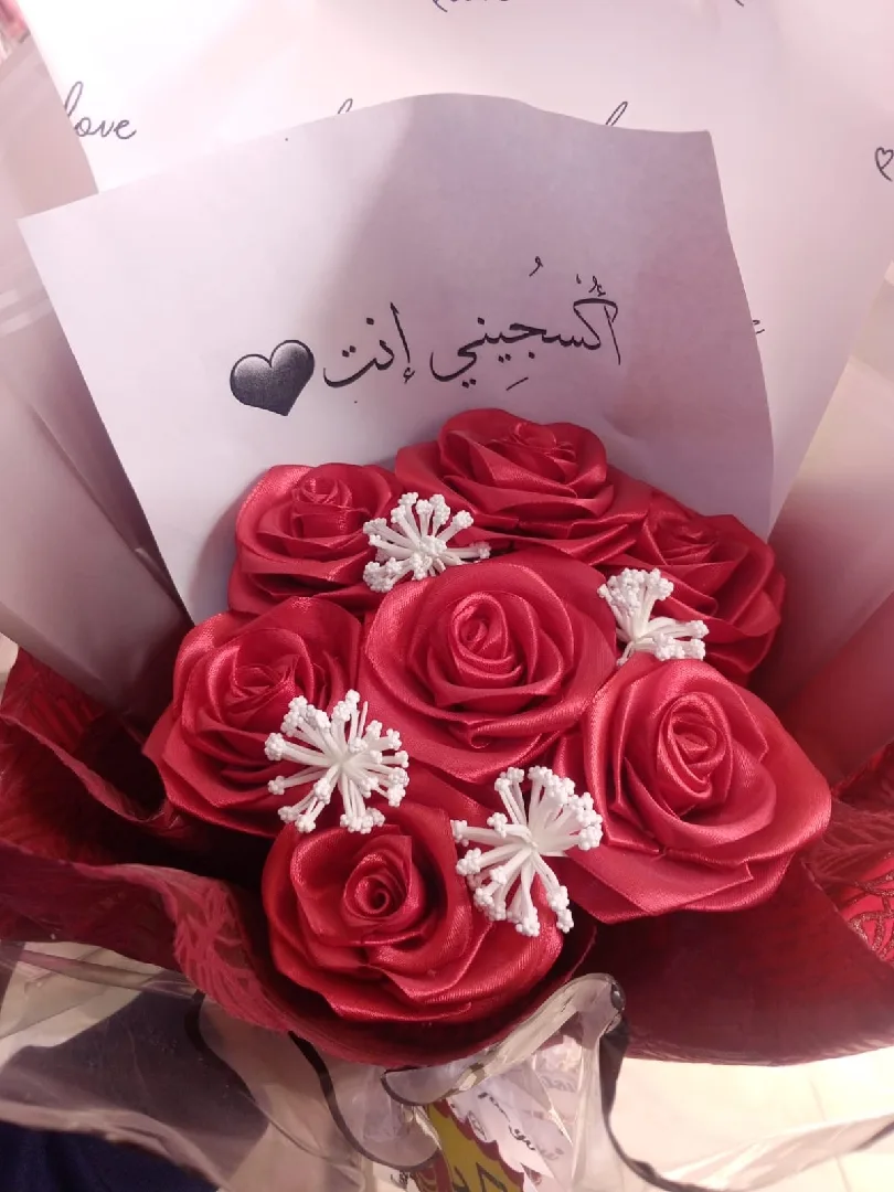 ورد بضل.. وذكرى ما بتذبل! 🌹✨