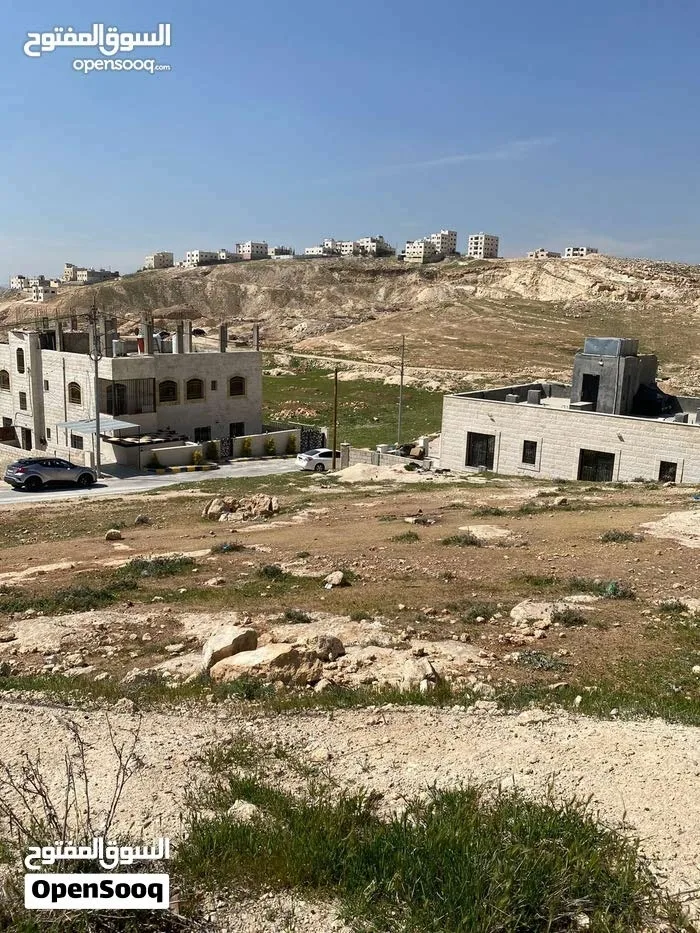 قطعة أرض نص دونم (500 متر) للبيع في منطقة راقية وهادية جداً بأبو علندا