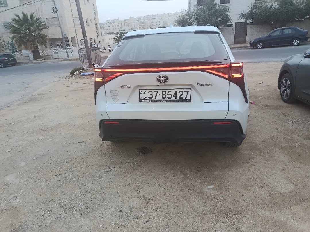 تويوتا BZ4X 2023