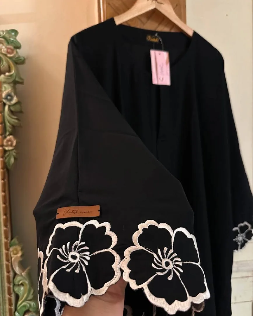 اي عباية داخل البوست 15 دينار شامل التوصيل