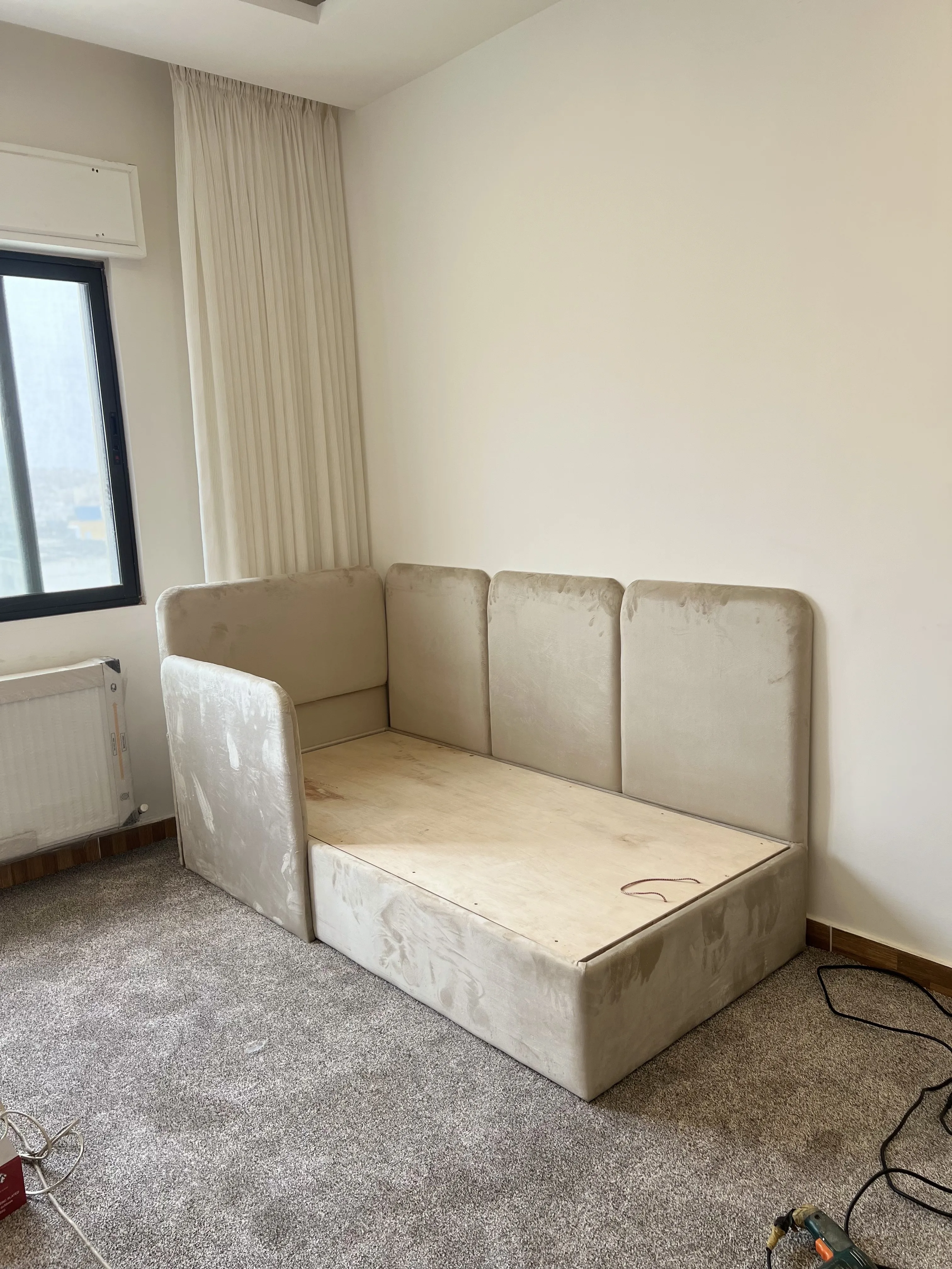 سرير اطفال مع حمايات خشب لاتيه اندونيسي جميع الالوان جكات هيدروليك تفصيل