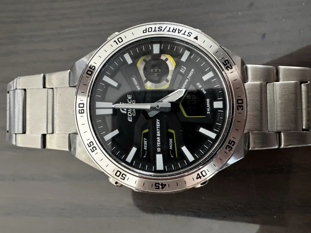 ساعة Casio Edifice أصلية EFV-C110 — World Time / 10 Year Battery / WR100M