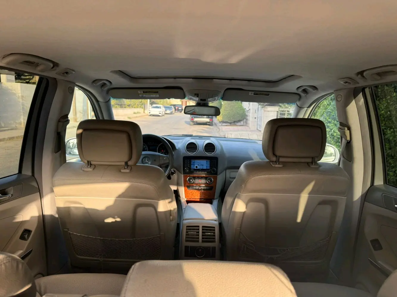 Mercedes Benz ML350مرسيدس ML350 موديل 2006 بحالة ممتازة جدًا من الداخل والخارج، س