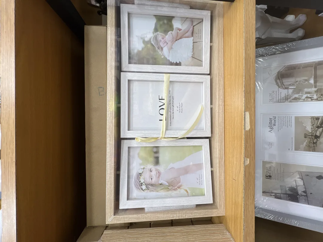 برواز خشب عددة فياسات واحجام مختلفة الاسعار من ٣ الى ٦ دنانير