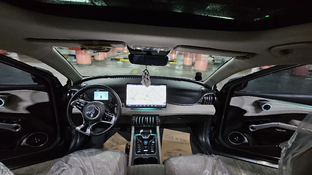 BYD Yuan 2023 auto park