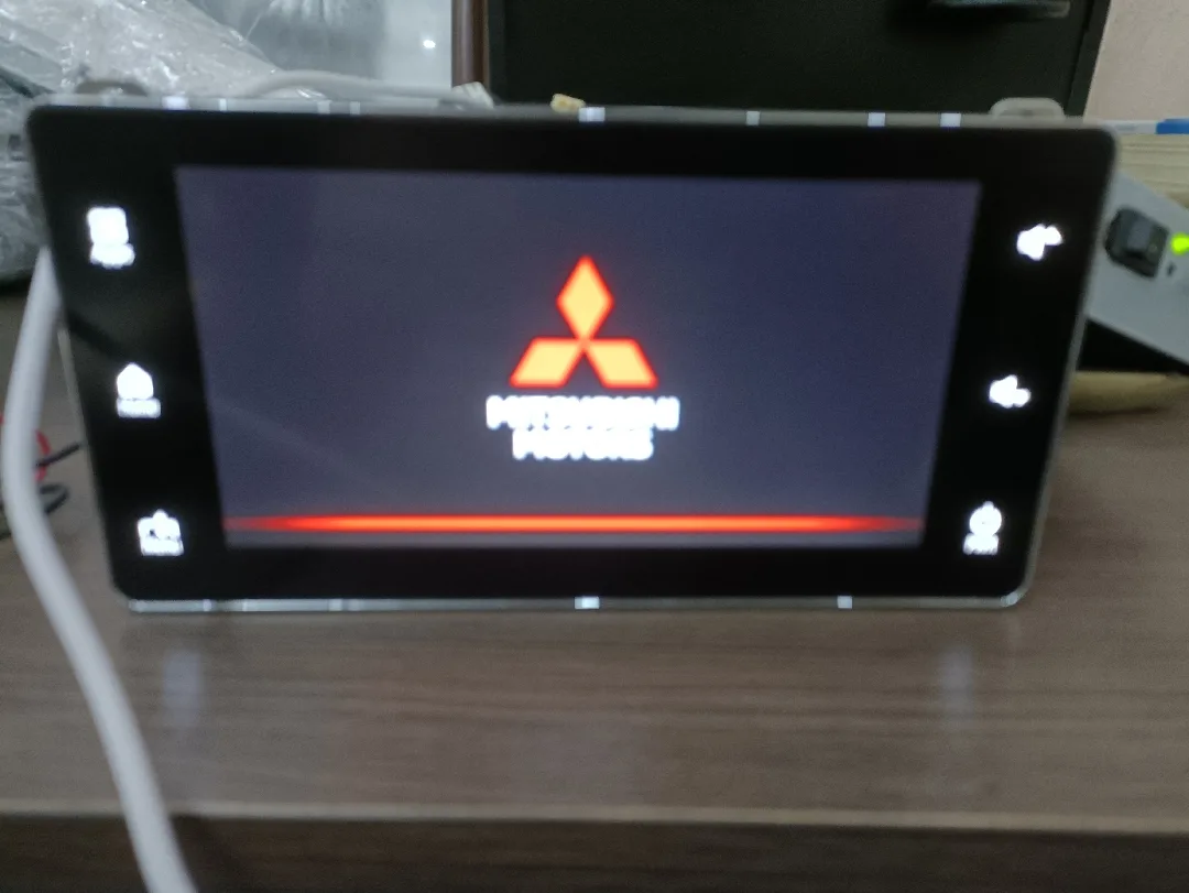 شاشة متسوبيشي اصليه