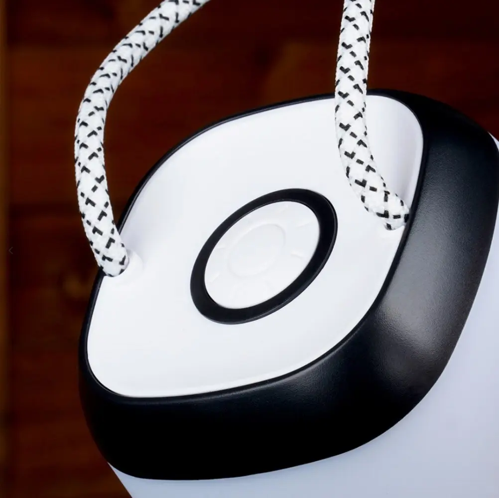 تيبل لامب  يعمل البطاريات