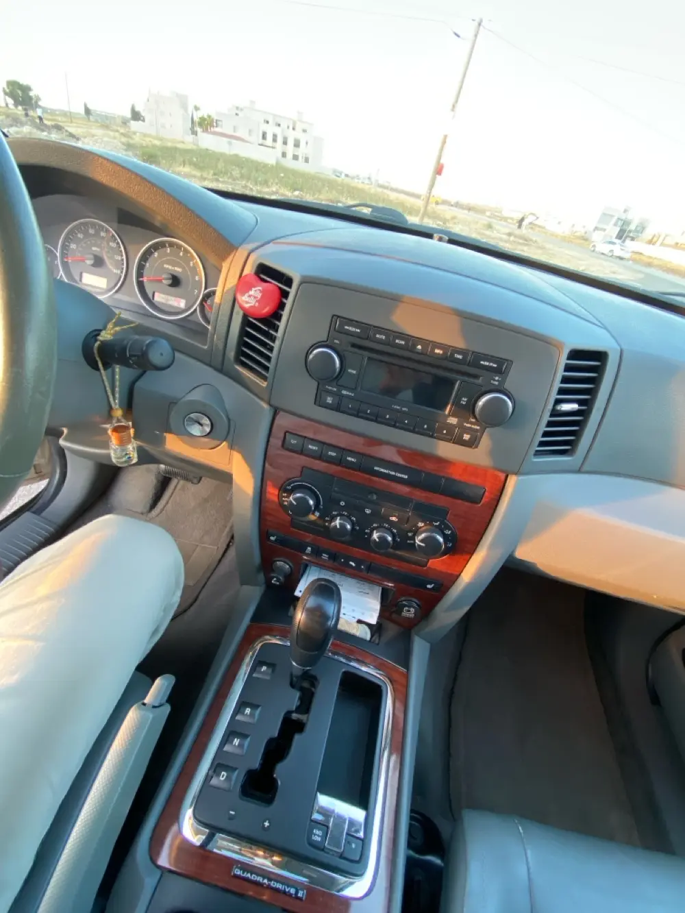 jeeb grand cherokee جيب جراند شيروكي limited