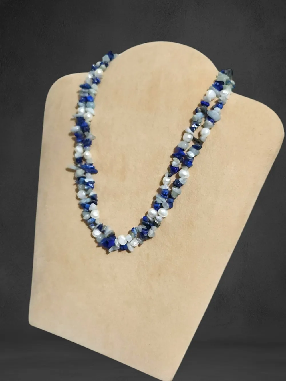 قلادة عتيقة من اللازورد والؤلؤ  الطبيعي