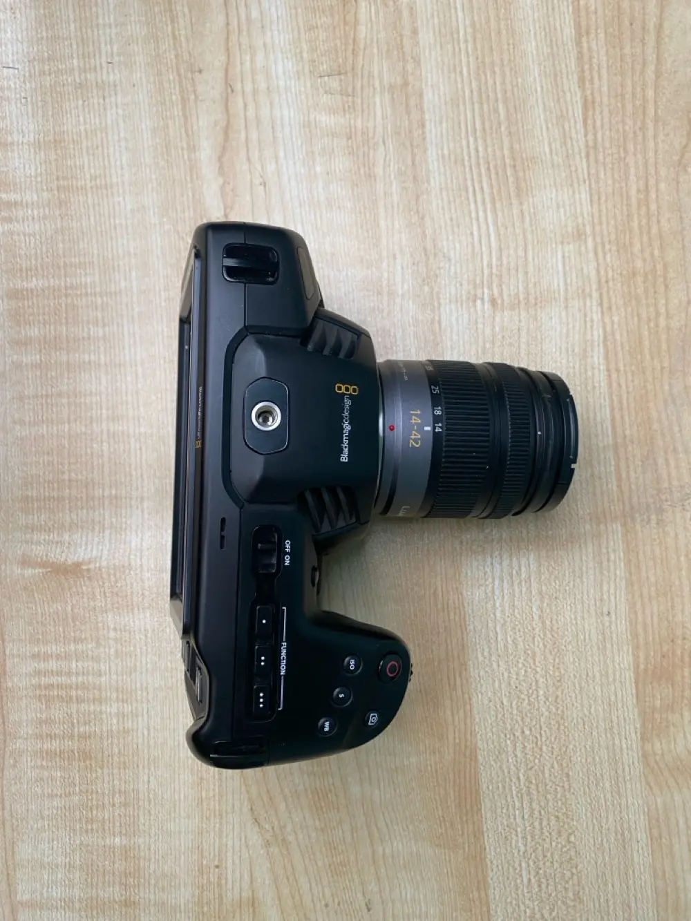 بسعر البلاش كاميرا Blackmagic Pocket Cinema  4k للبيع المستعجل