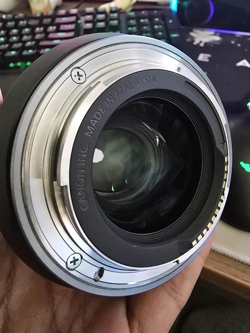 Canon RF 85mm F2 كانون