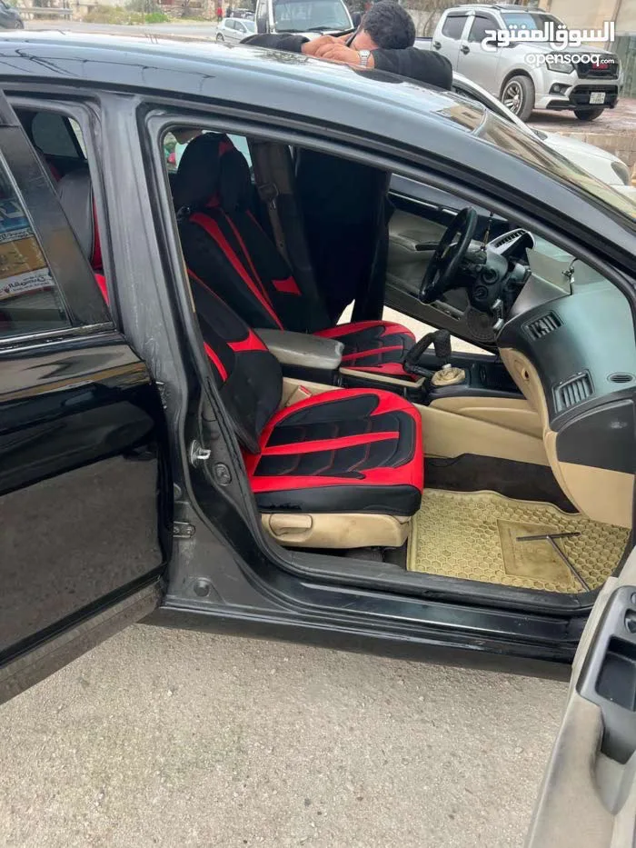 هوندا سيفيك 2006 قير عادي للبيع او البدل على هايبرد بنفس القيمة او لانسر حديثة