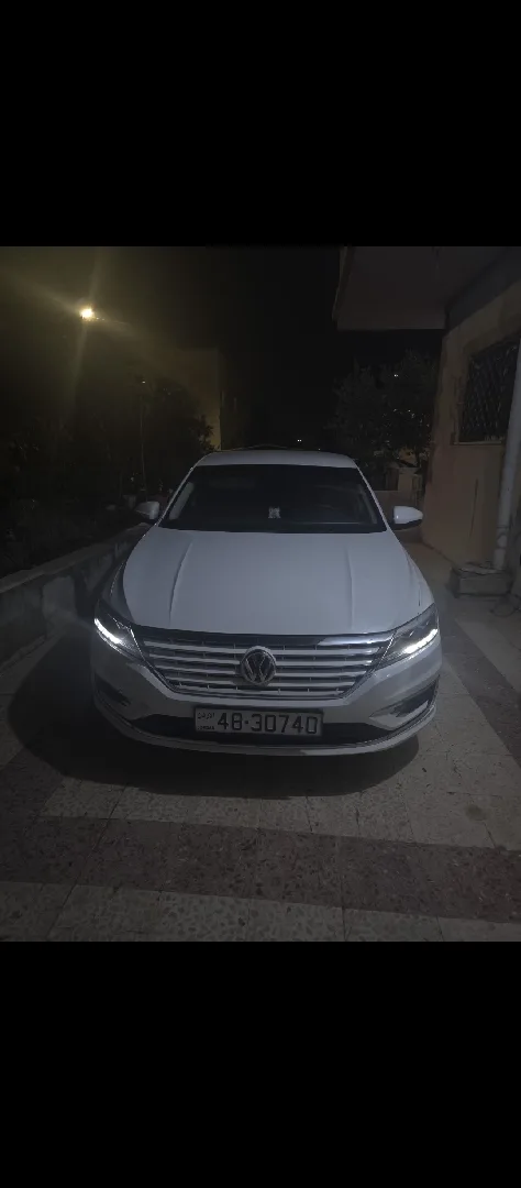 سيارة فوكس فاجن لافيدا