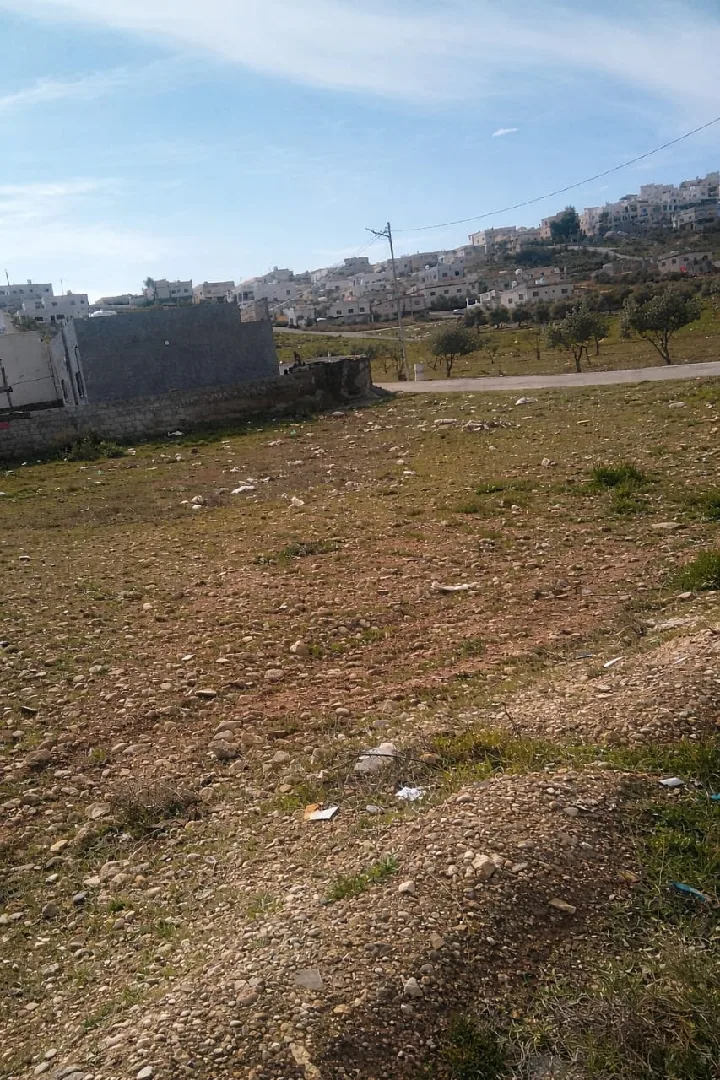 ارض للبيع