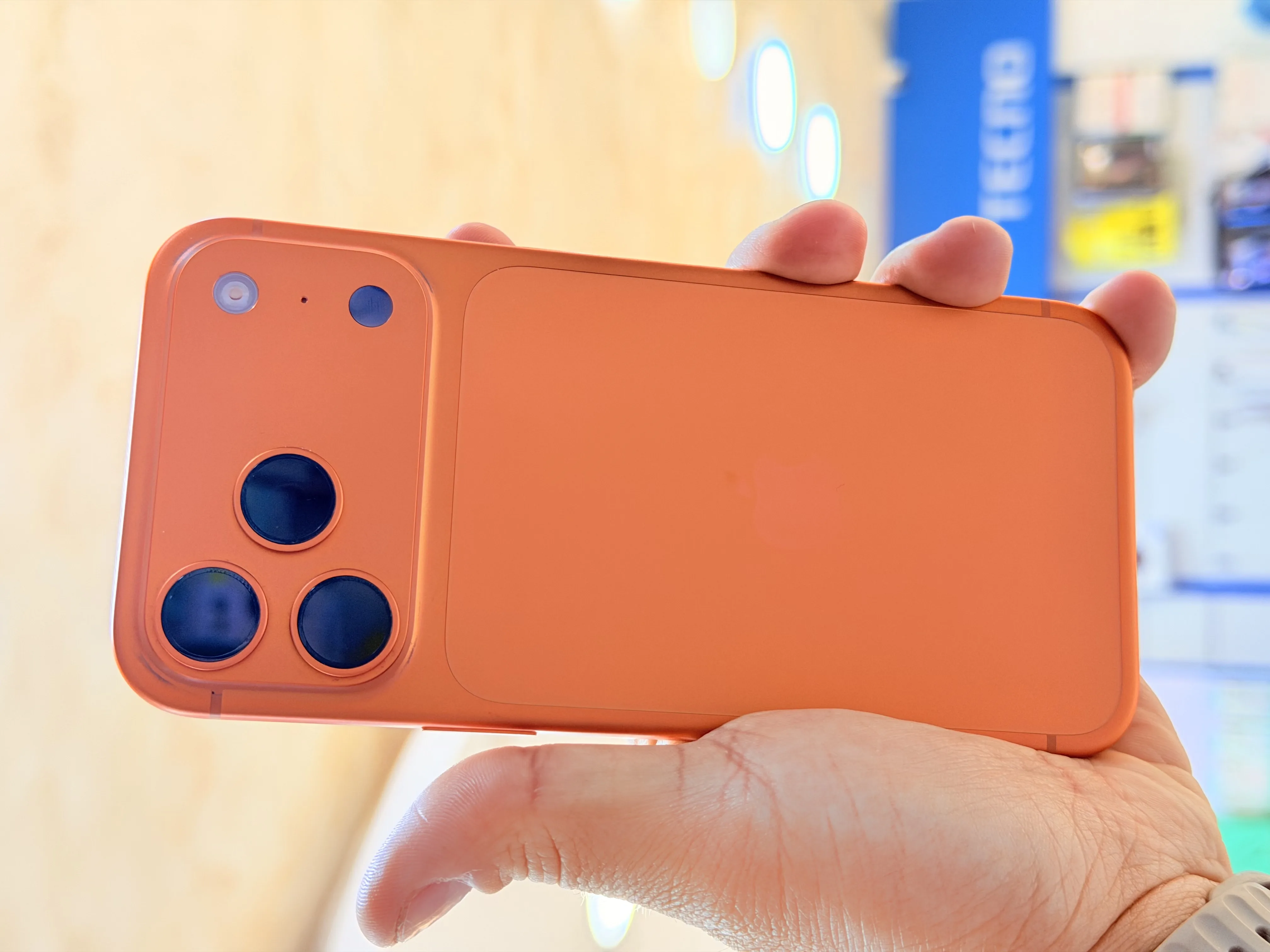 ايفون 17 برو ماكس Esim شرررق اوسط