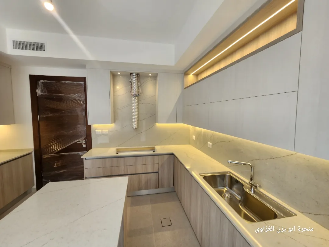 مطابخ وخزائن حائط وغرف نوم لامنيت وتخوت تنجيد