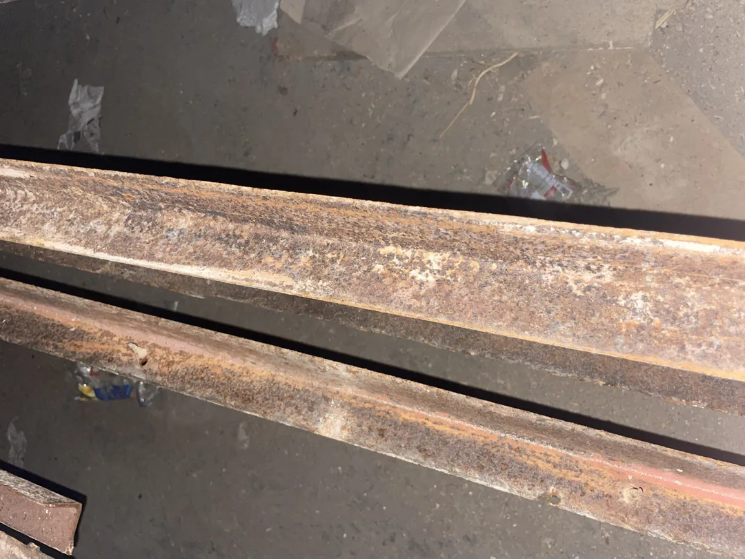 الواح زينكو و زوايا وجسور حديد ثقيل