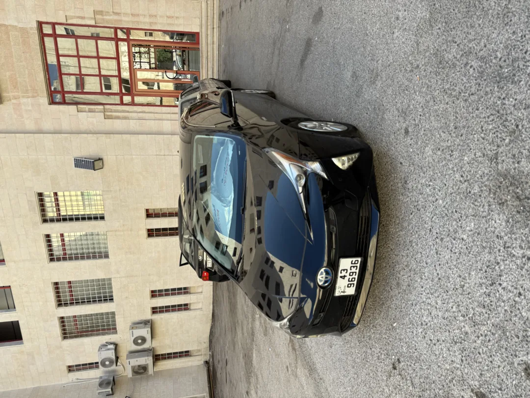 تويوتا بريوس 2018 فل ما عدا فتحة