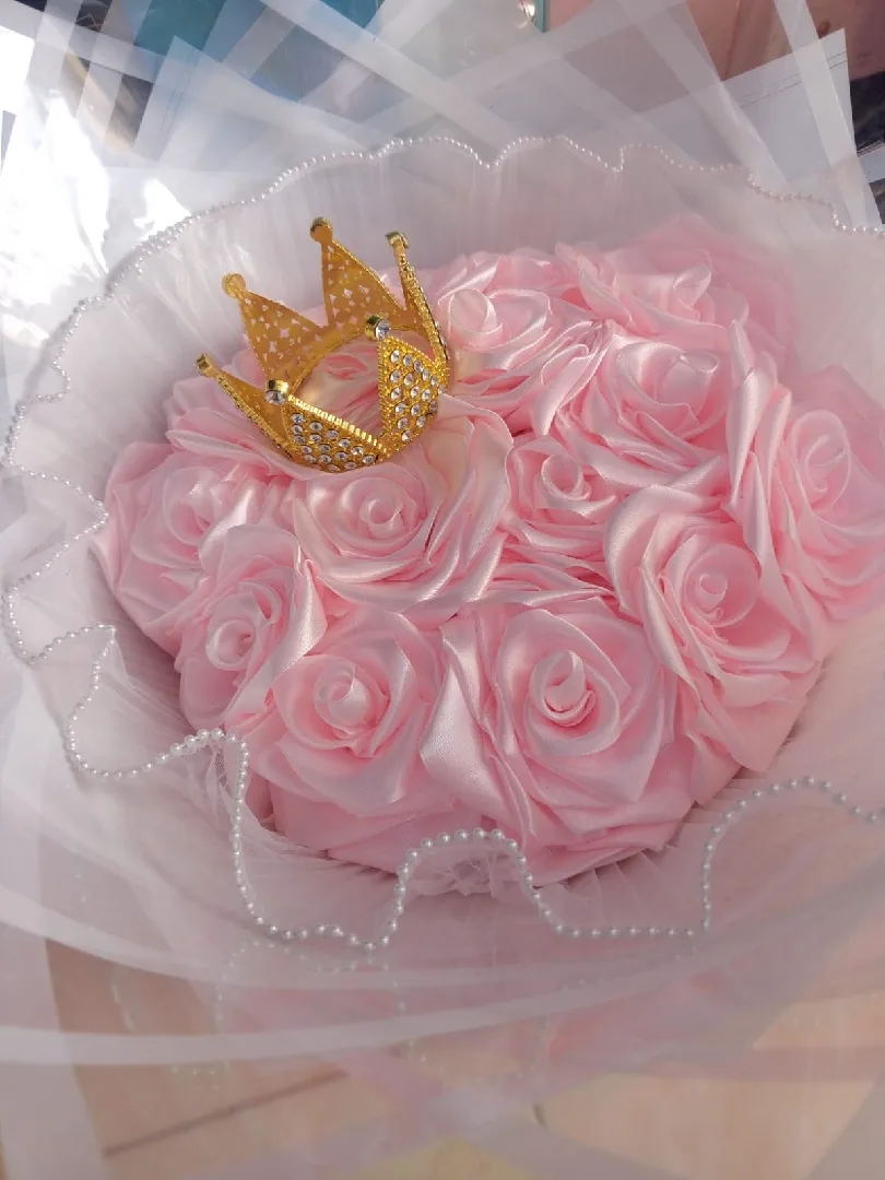 ورد بضل.. وذكرى ما بتذبل! 🌹✨
