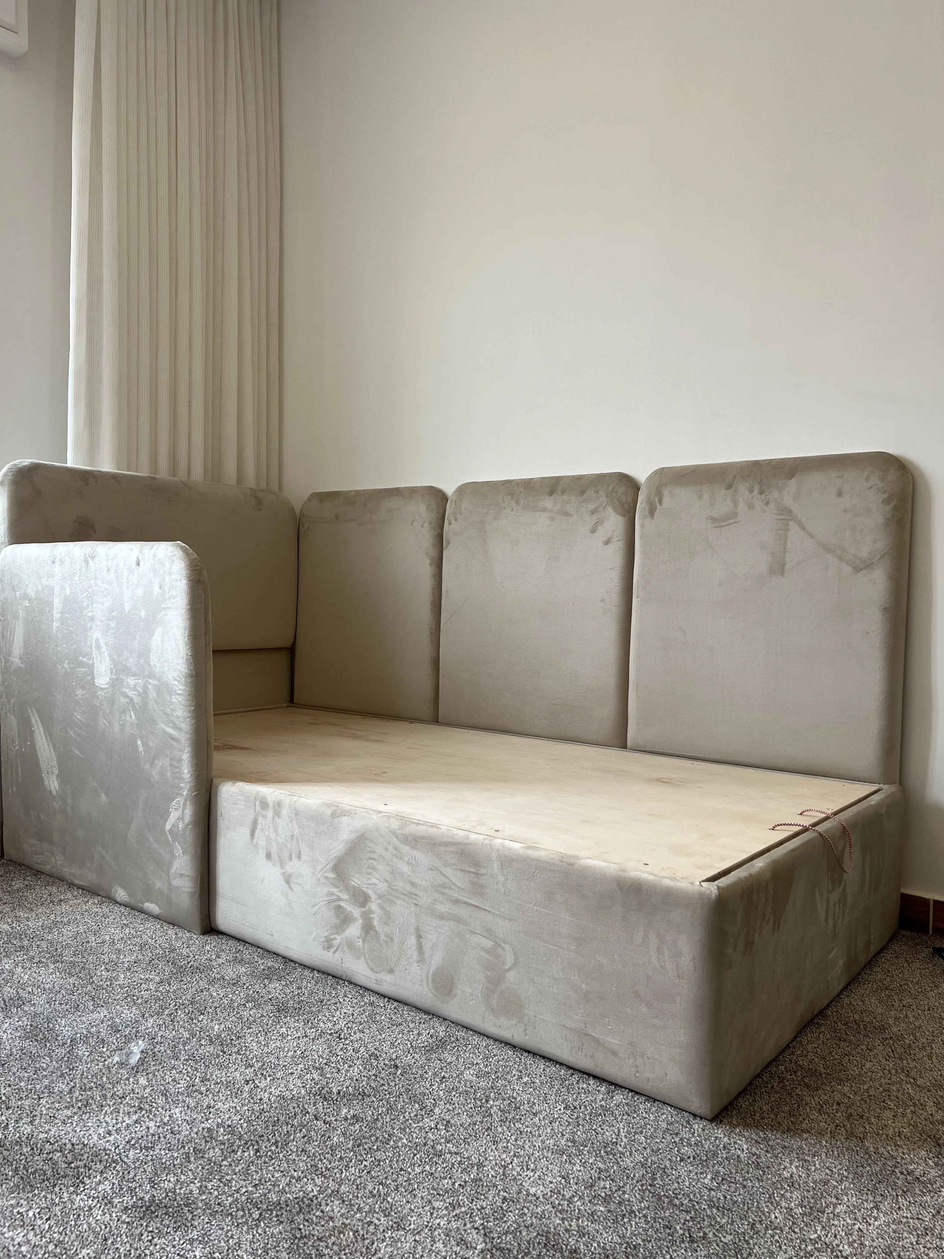 سرير اطفال مع حمايات خشب لاتيه اندونيسي جميع الالوان جكات هيدروليك تفصيل