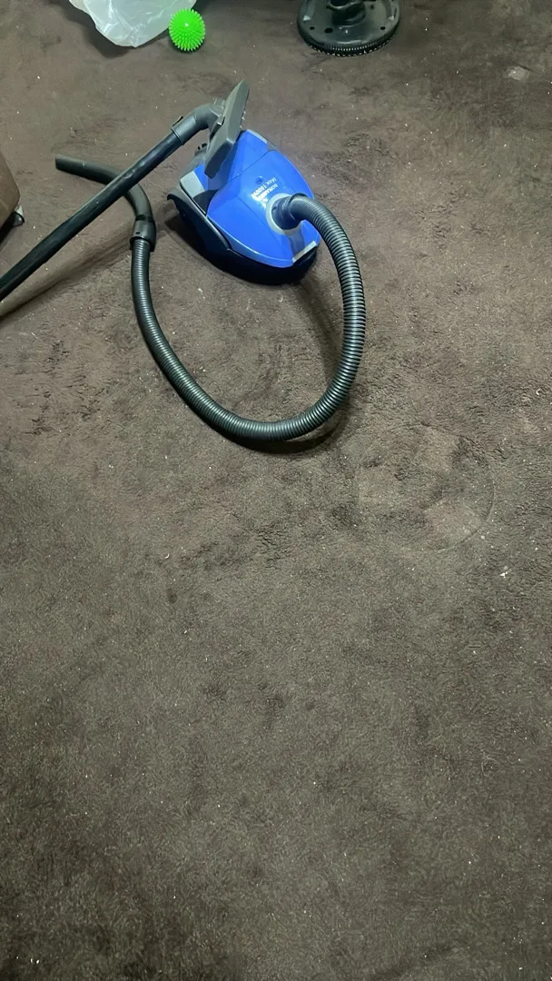 مكنسه كهربائيه