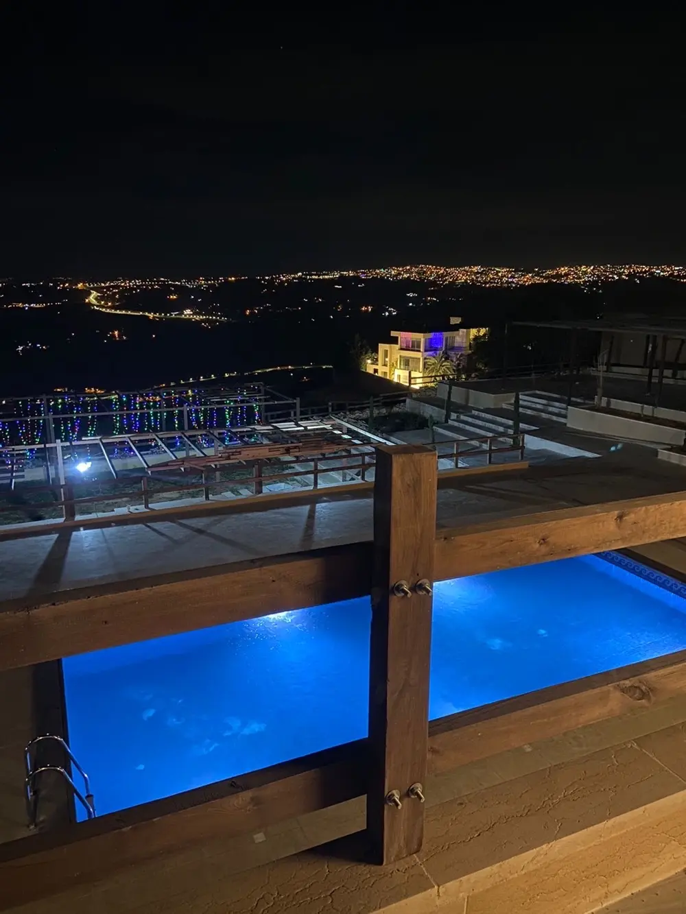 فبلا مودرن حديثة البناء