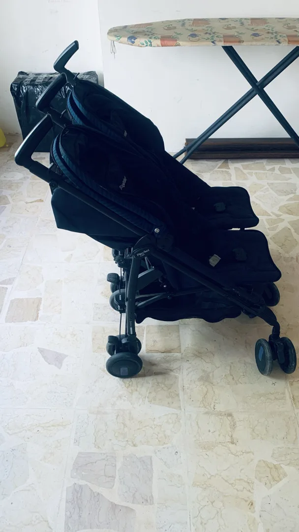 عرباية أطفال ( توأم)