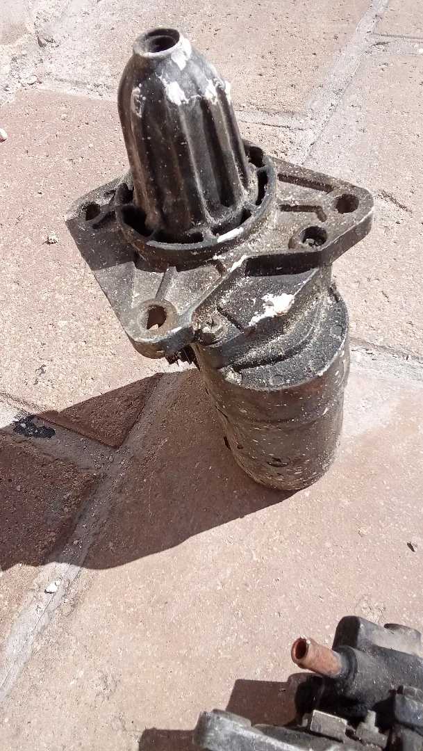 🚗 قطع بكب كيا ديزل للبيع 🔧متوفر للبيع قطع أصلية مستعملة بحالة جيدة:طرمبة ديزل (ت