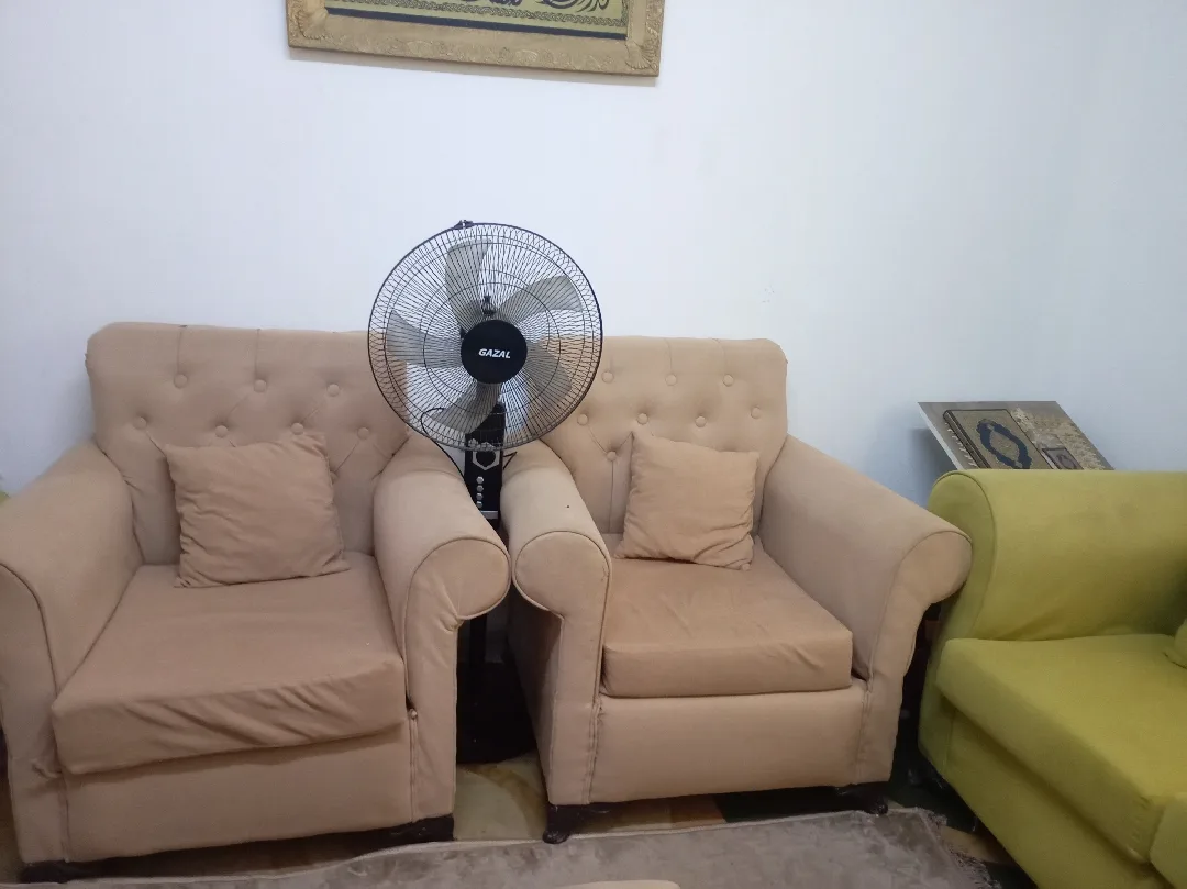 طقم كنب تفصيل للبيع