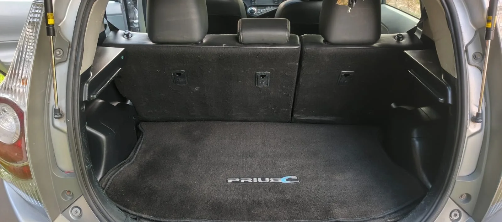 تويوتا بريوس C فل كامل اعلى صنف