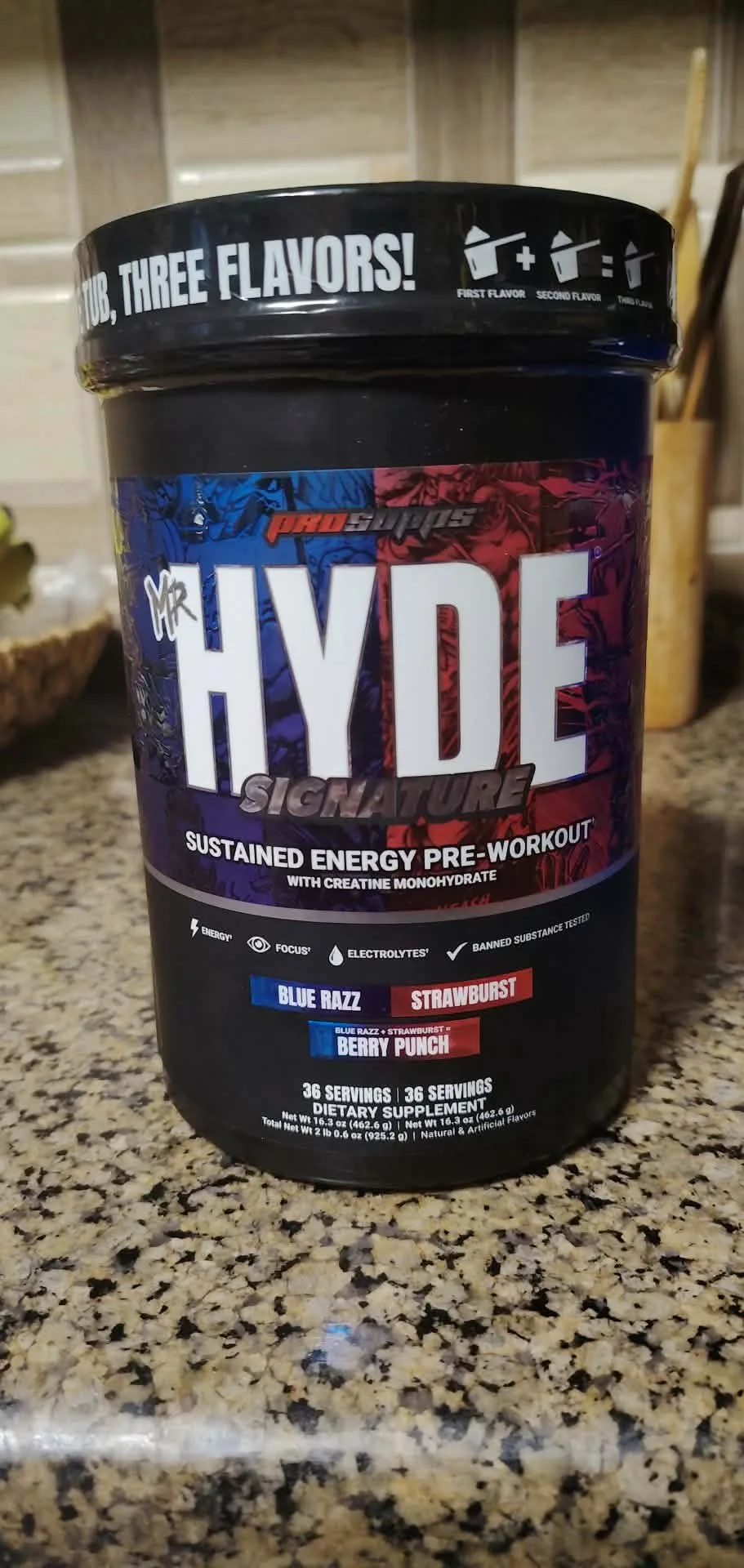 بروتين واي من شركة اوبتمم الامريكيه بالاضافه إلى كرياتين