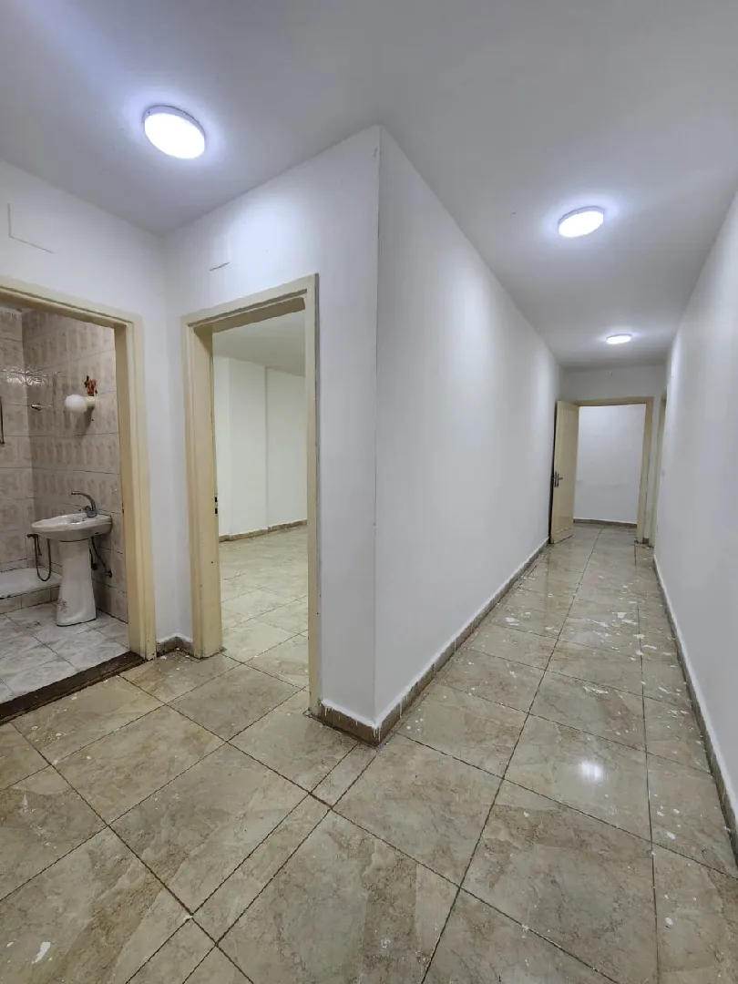 شقه للبيع في اربد قرب اشارة مجمع الاغوار  الجديد