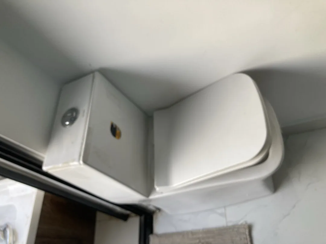 مقعد افرنجي ومغسله كامله جداد