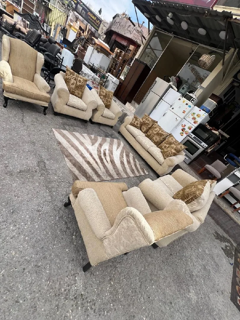 طقم كنب  مستعمل بحاله الوكاله