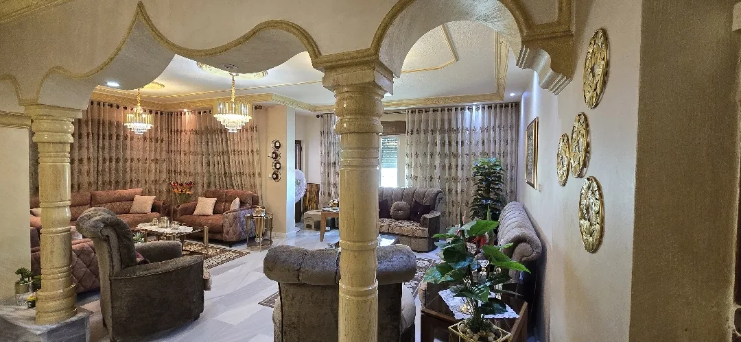 شقه فاخره للبيع