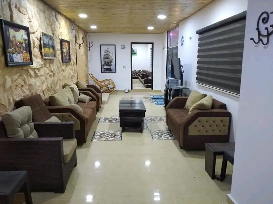 مزرعه وشاليه يتمتع بخصوصيه واطلاله رائعه