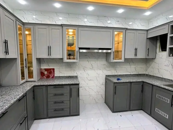 تفصيل مطابخ المنيوم وشبابيك واباجورات وصيانه اباجورات ومناخل