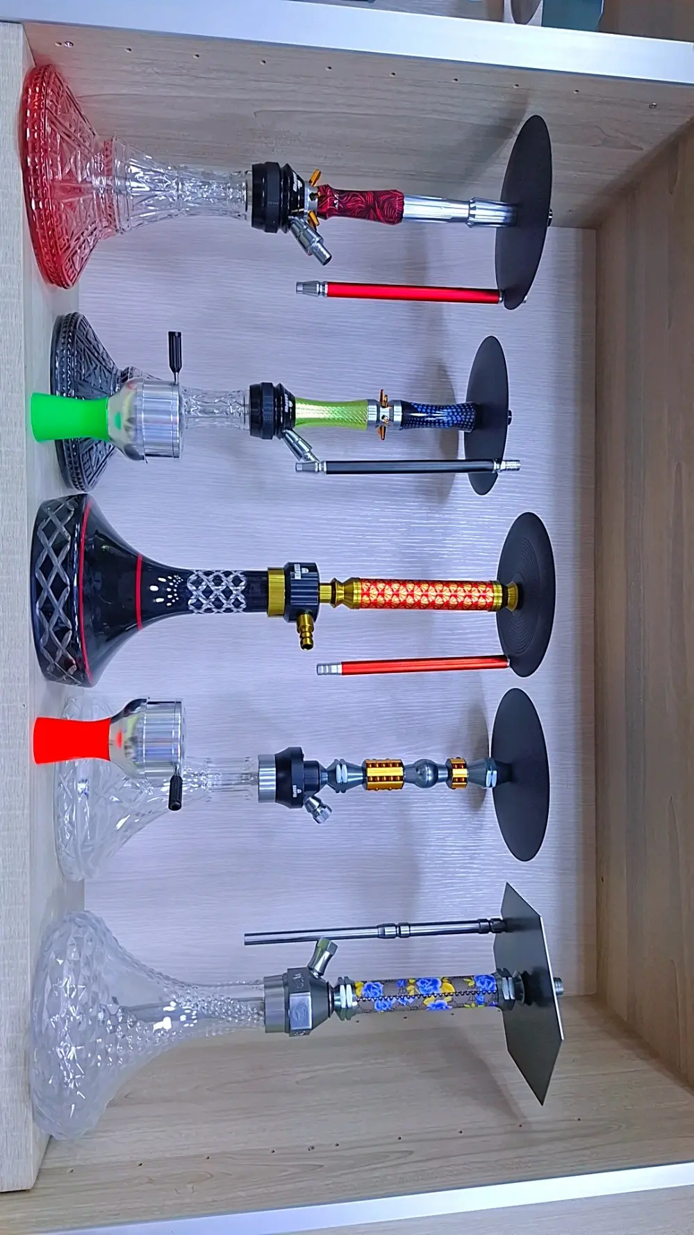 محل مستلزمات تدخين ومعسل يعمل بشكل ممتاز