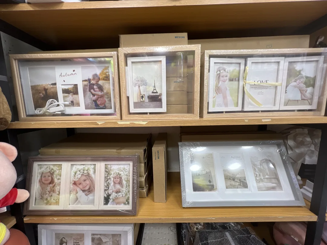 برواز خشب عددة فياسات واحجام مختلفة الاسعار من ٣ الى ٦ دنانير