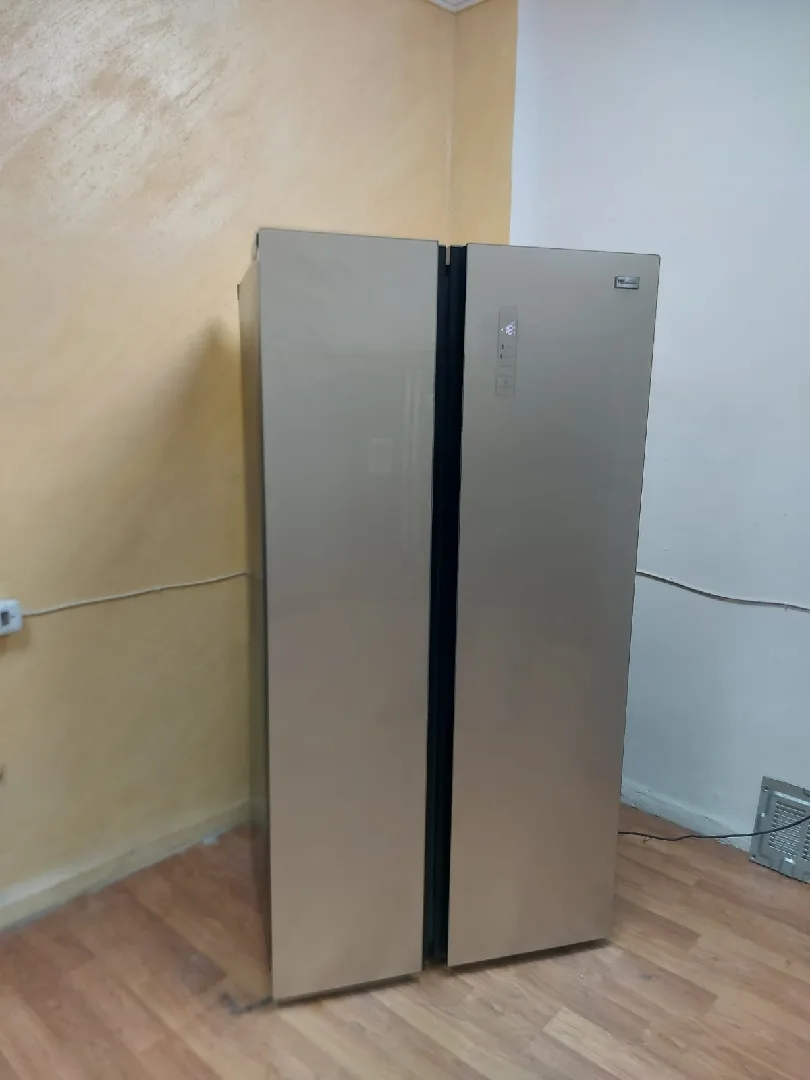 يوجد لدينا ثلاجات بحالة ممتازه