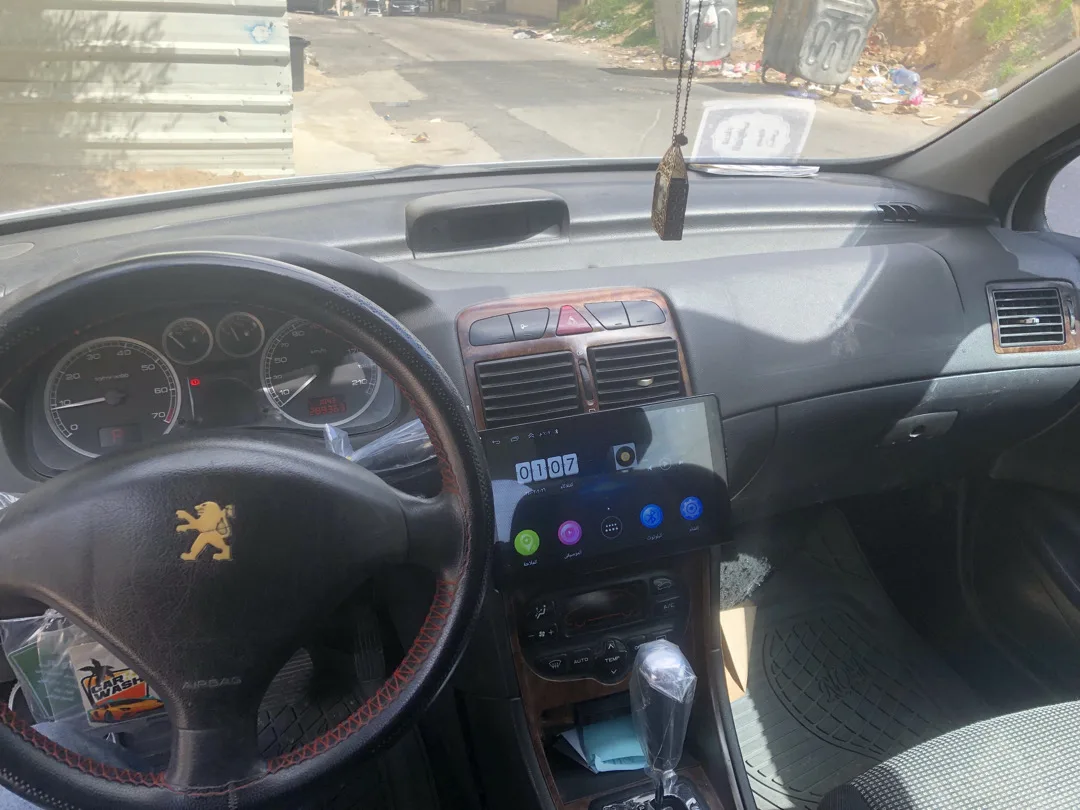 سيارة بيجو ٣٠٧