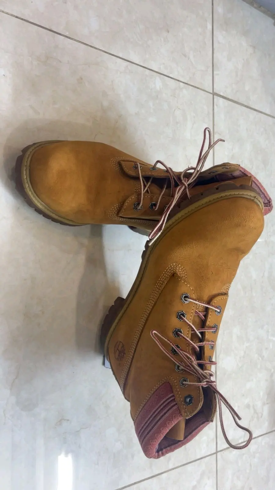 احذية تمبرلاند وكولومبيا اصلي بحال الوكالة