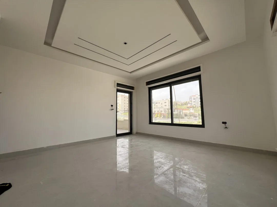 شقق طابقية فاخرة للبيع