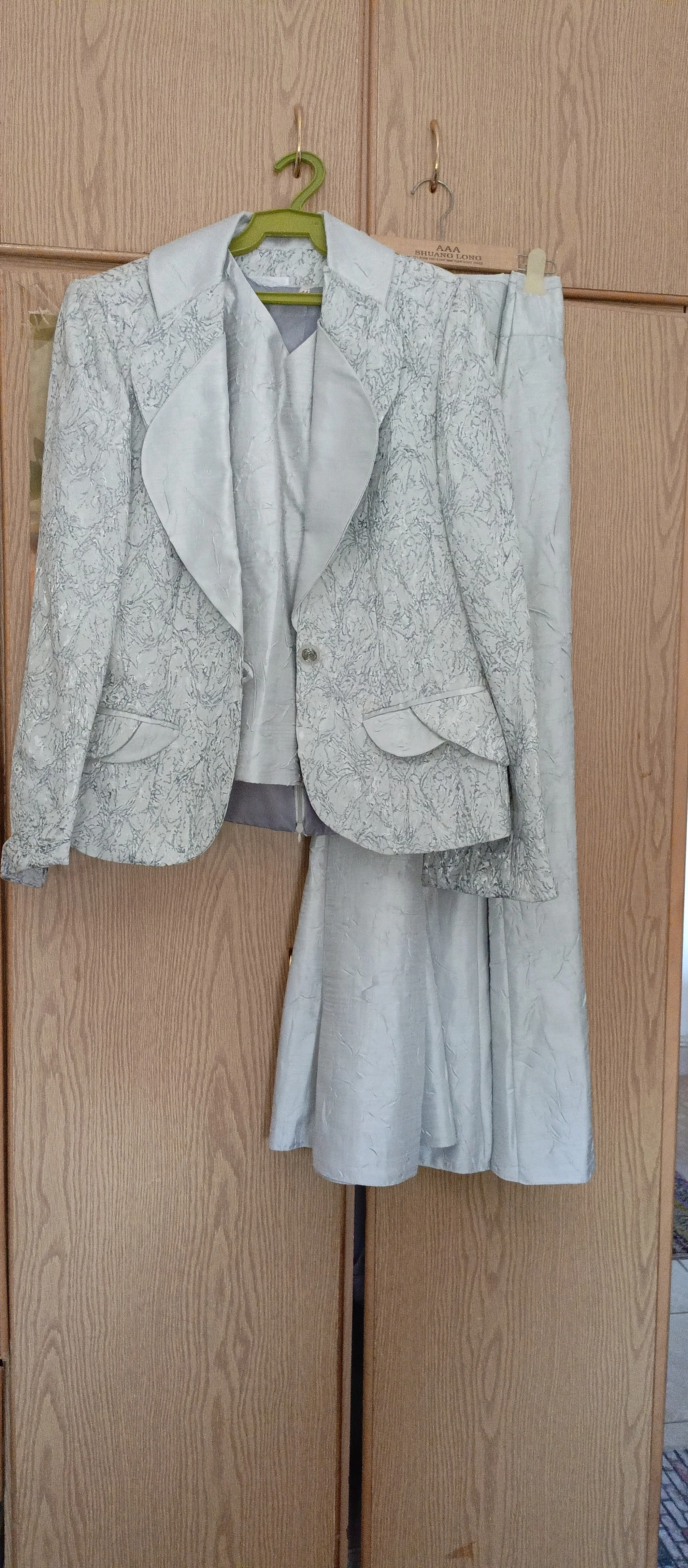 أطقم شبه جديد للبيع