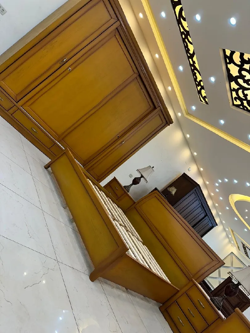 غرفة نوم ماستر فاخره و فخمه اجود انواع الخشب الموقع شارع الاستقلال