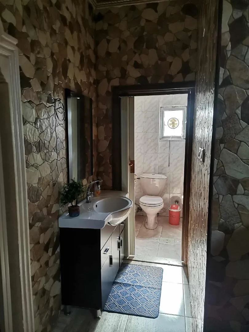 شقة للبيع طابق ثاني بموقع مميز وبسعر مغري في الهاشمي الشمالي من المالك مباشرة