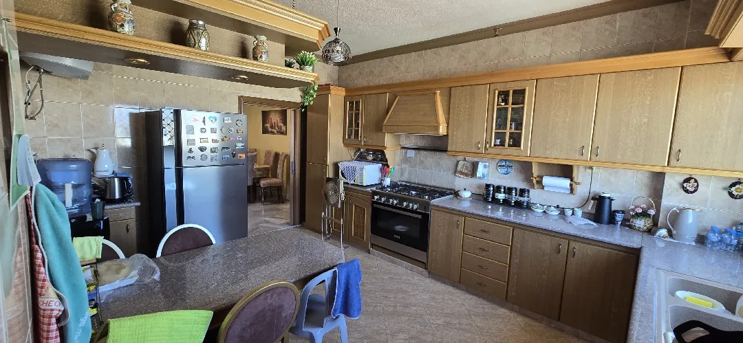 شقه فاخره للبيع