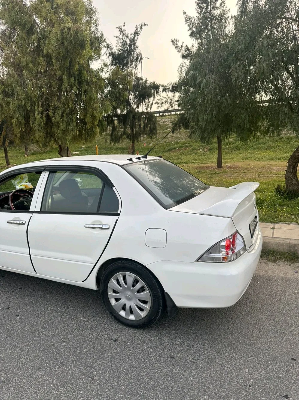 سيارة متسوبيشي لانسر GLX للبيع